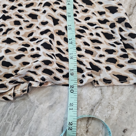 Takara Leopard Print Blouse Size S | Button Down Ruched Sleeve Animal Print Top - Picture 7 of 7